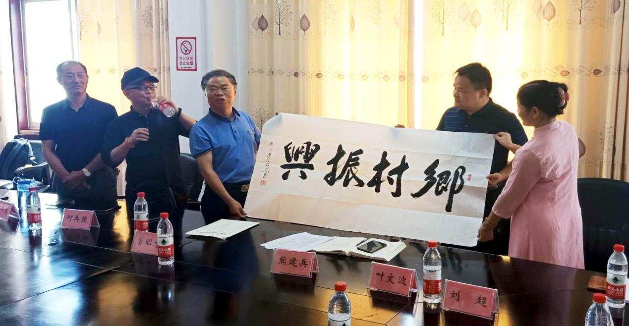 扎根人民 書法“五進(jìn)”——曾昭才先生的藝術(shù)堅(jiān)守與人民情懷