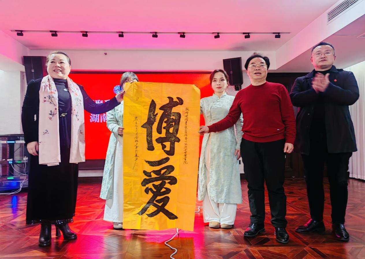 扎根人民 書法“五進(jìn)”——曾昭才先生的藝術(shù)堅(jiān)守與人民情懷