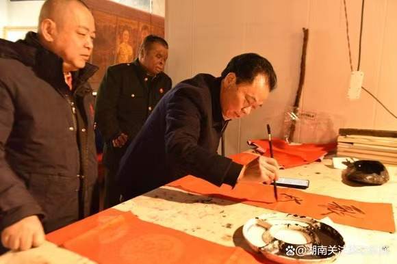 扎根人民 書法“五進(jìn)”——曾昭才先生的藝術(shù)堅(jiān)守與人民情懷