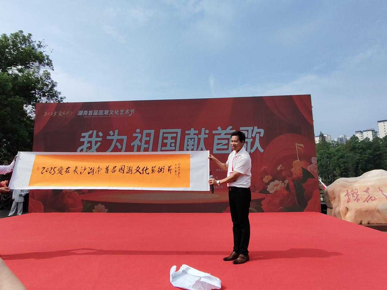 扎根人民 書法“五進(jìn)”——曾昭才先生的藝術(shù)堅(jiān)守與人民情懷