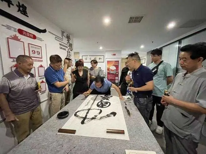 扎根人民 書法“五進(jìn)”——曾昭才先生的藝術(shù)堅(jiān)守與人民情懷