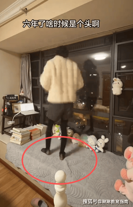 原創(chuàng)“考研6年，卻敗給了一條黑褲襪”，90后女生活成研王爺，一邊后悔一邊啃老