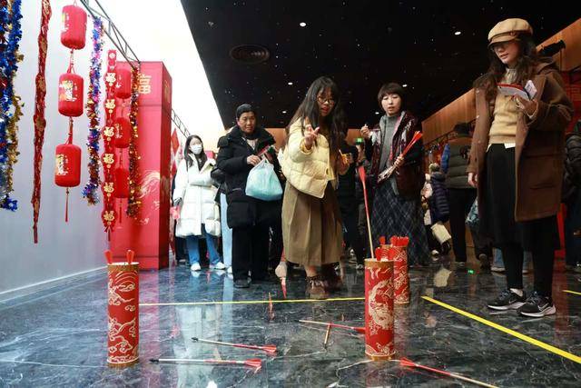 元宵佳節(jié)，北京人藝邀觀眾步入戲劇游園會