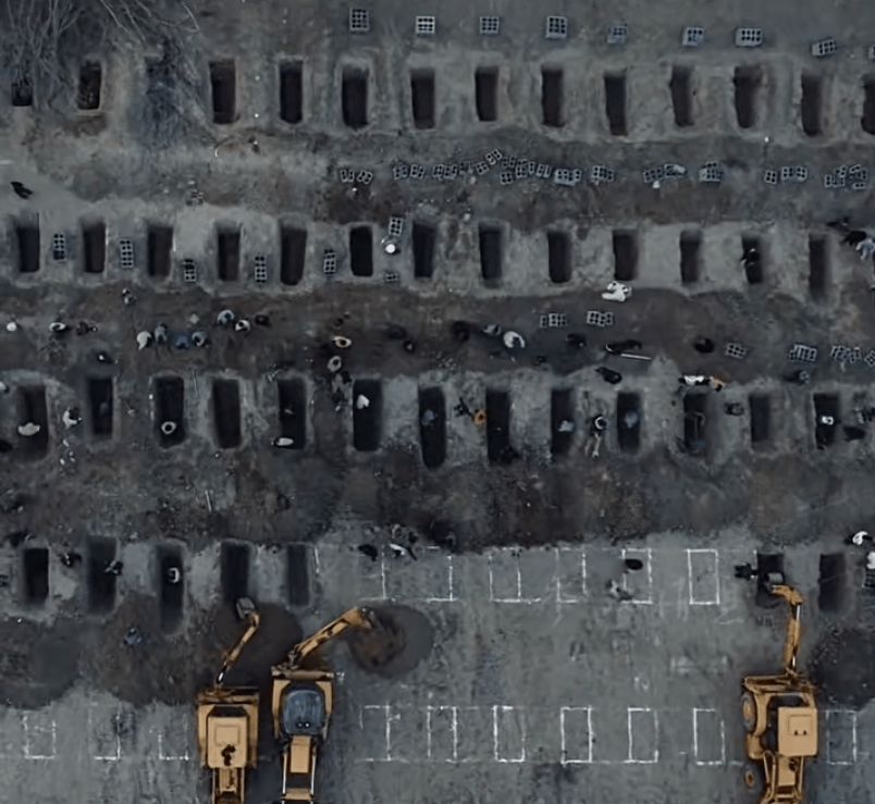 開戰(zhàn)以來最讓人心碎的一幕：伊朗160多名小學生集體下葬