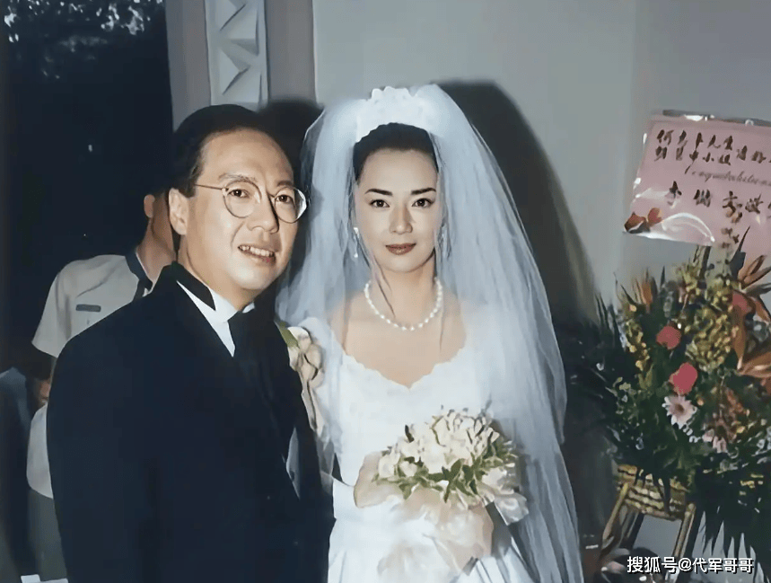 原創(chuàng)67歲胡慧中近況曝光！變賣房產(chǎn)救老公出獄，如今200斤女兒讓她牽掛