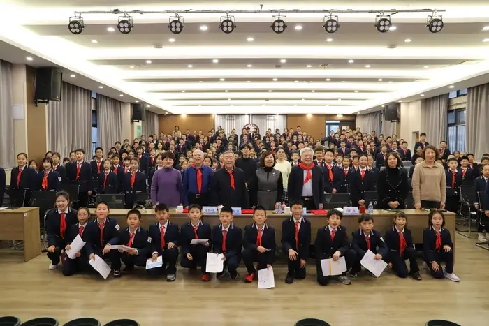 燕山小學(xué)迎來生動(dòng)“開學(xué)第一課”