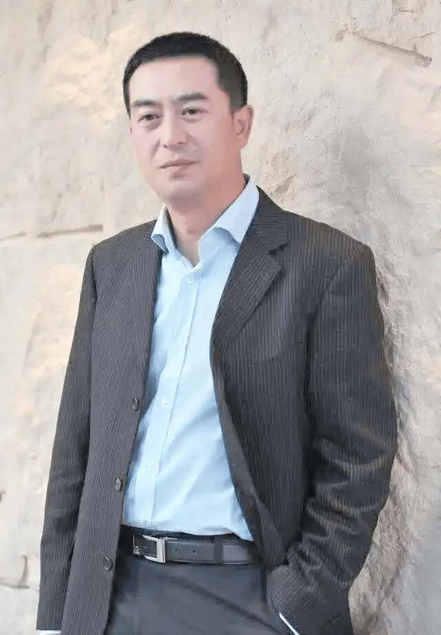 謝詠起名案例詳解第九篇~ 張嘉譯為什么要改名字張嘉益