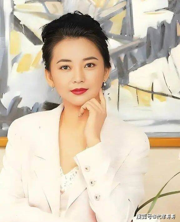 原創(chuàng)67歲胡慧中近況曝光！變賣房產(chǎn)救老公出獄，如今200斤女兒讓她牽掛