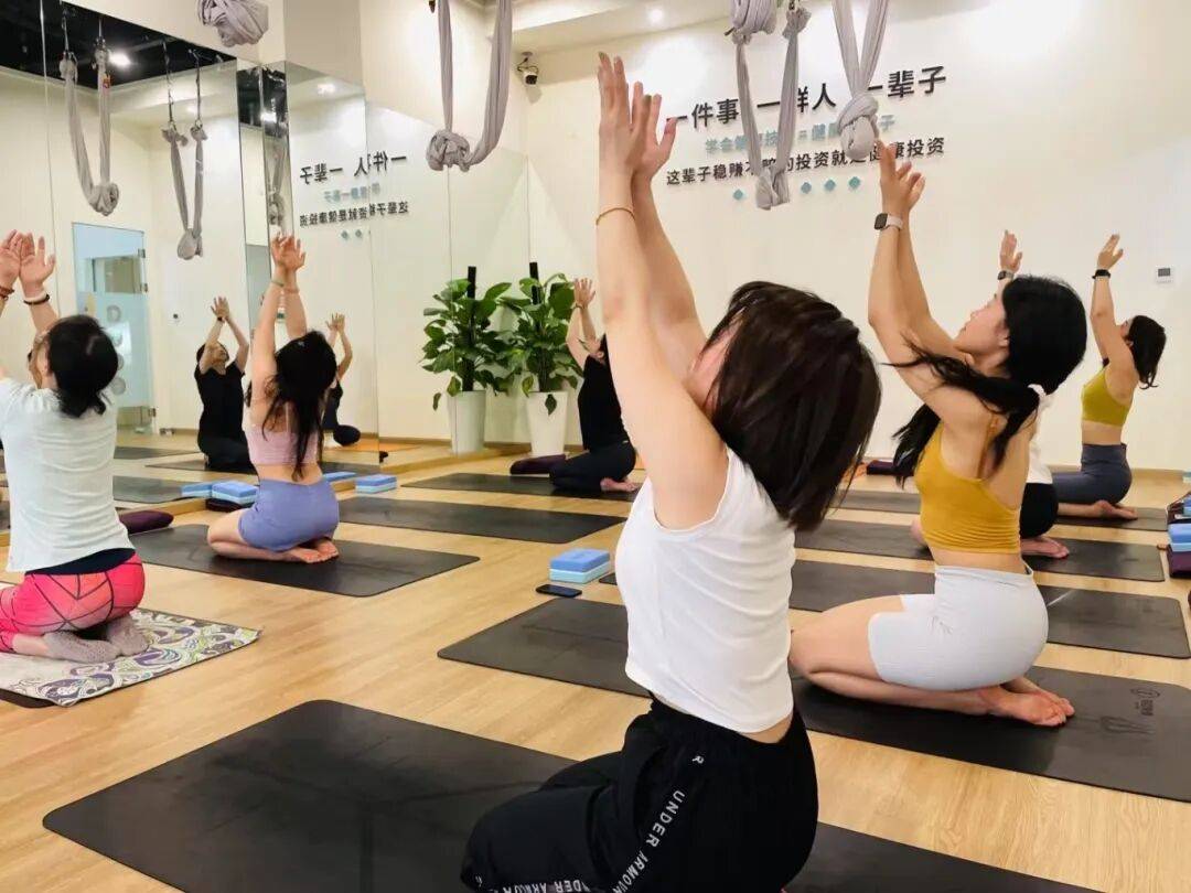 成都夜校即將開班，3月多區(qū)課程上新！舞蹈、配音、攝影、瑜伽、咖啡、化妝、羽毛球、八段錦…