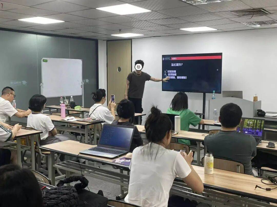 成都夜校即將開班，3月多區(qū)課程上新！舞蹈、配音、攝影、瑜伽、咖啡、化妝、羽毛球、八段錦…