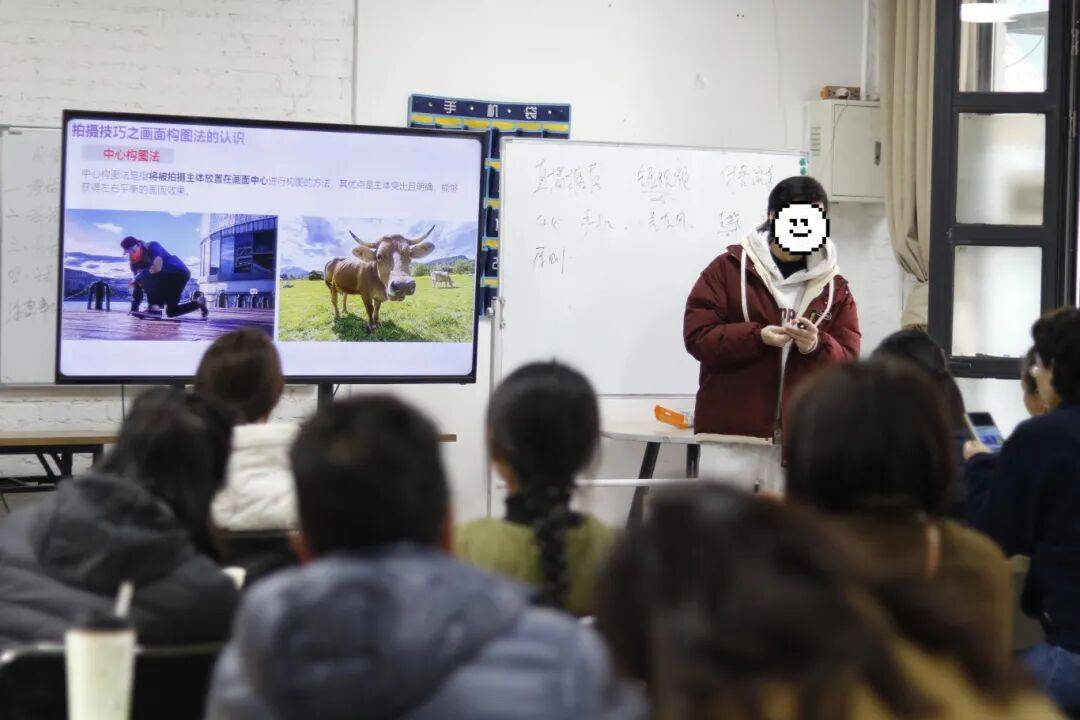 成都夜校即將開班，3月多區(qū)課程上新！舞蹈、配音、攝影、瑜伽、咖啡、化妝、羽毛球、八段錦…