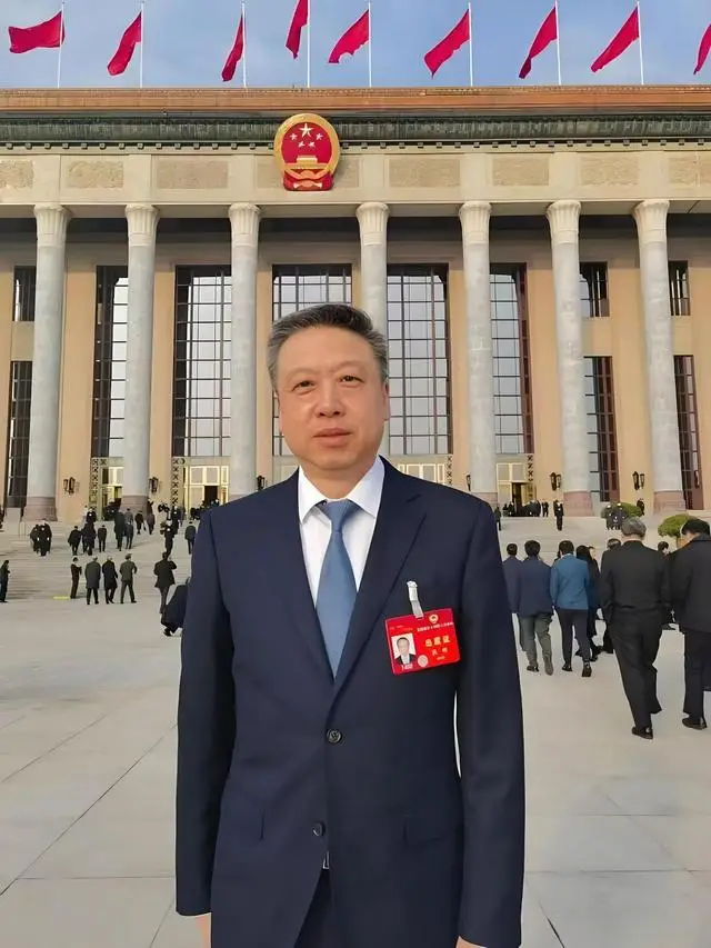 史家教育集團(tuán)總校長(zhǎng)洪偉：落實(shí)“健康第一”，關(guān)鍵要克服“分?jǐn)?shù)第一”