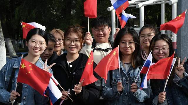 原創(chuàng)強迫中國留學(xué)生服兵役？俄外交部辟謠，造謠者居心何在？