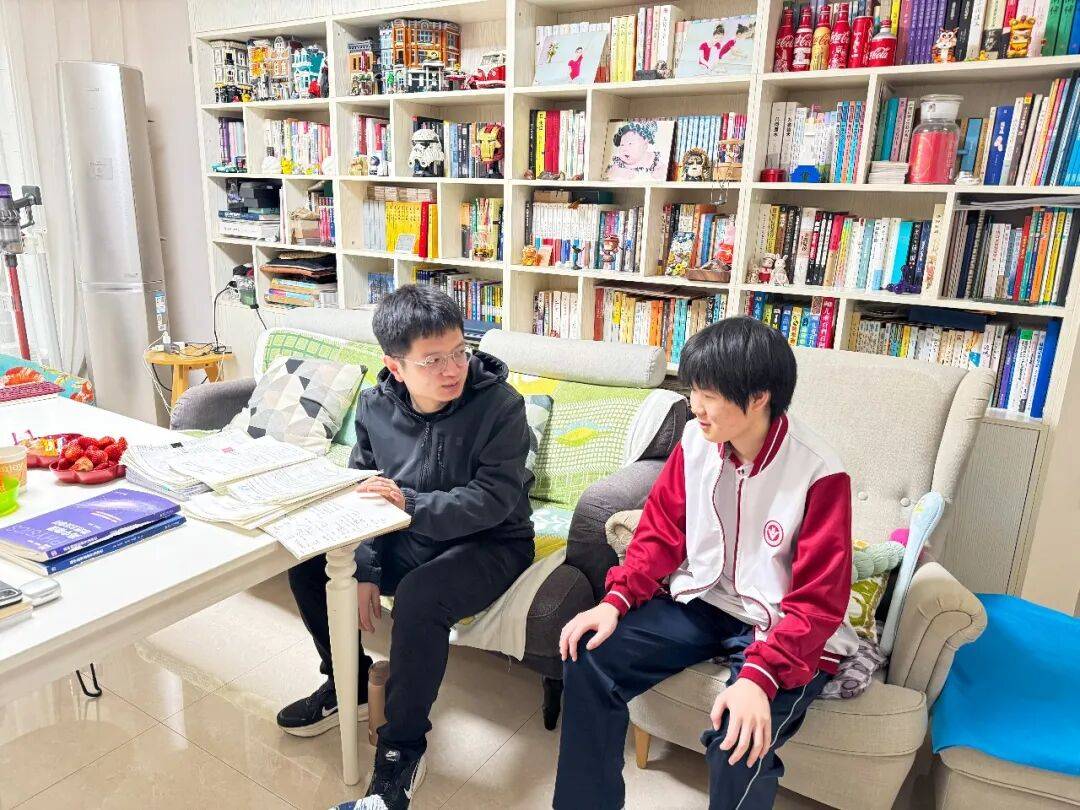 以溫情守護(hù)成長，石家莊精英中學(xué)開展家訪活動(dòng)