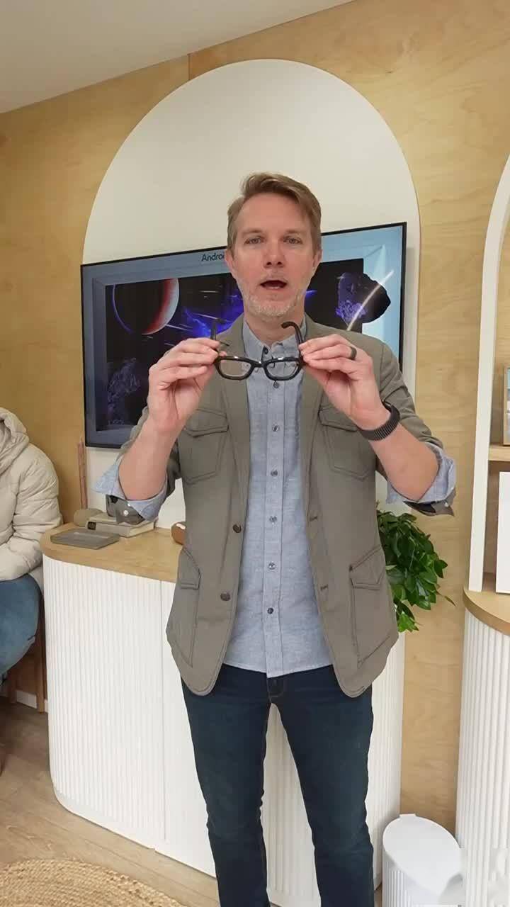 谷歌Android XR眼鏡原型演示：看一眼海報(bào)就能導(dǎo)航