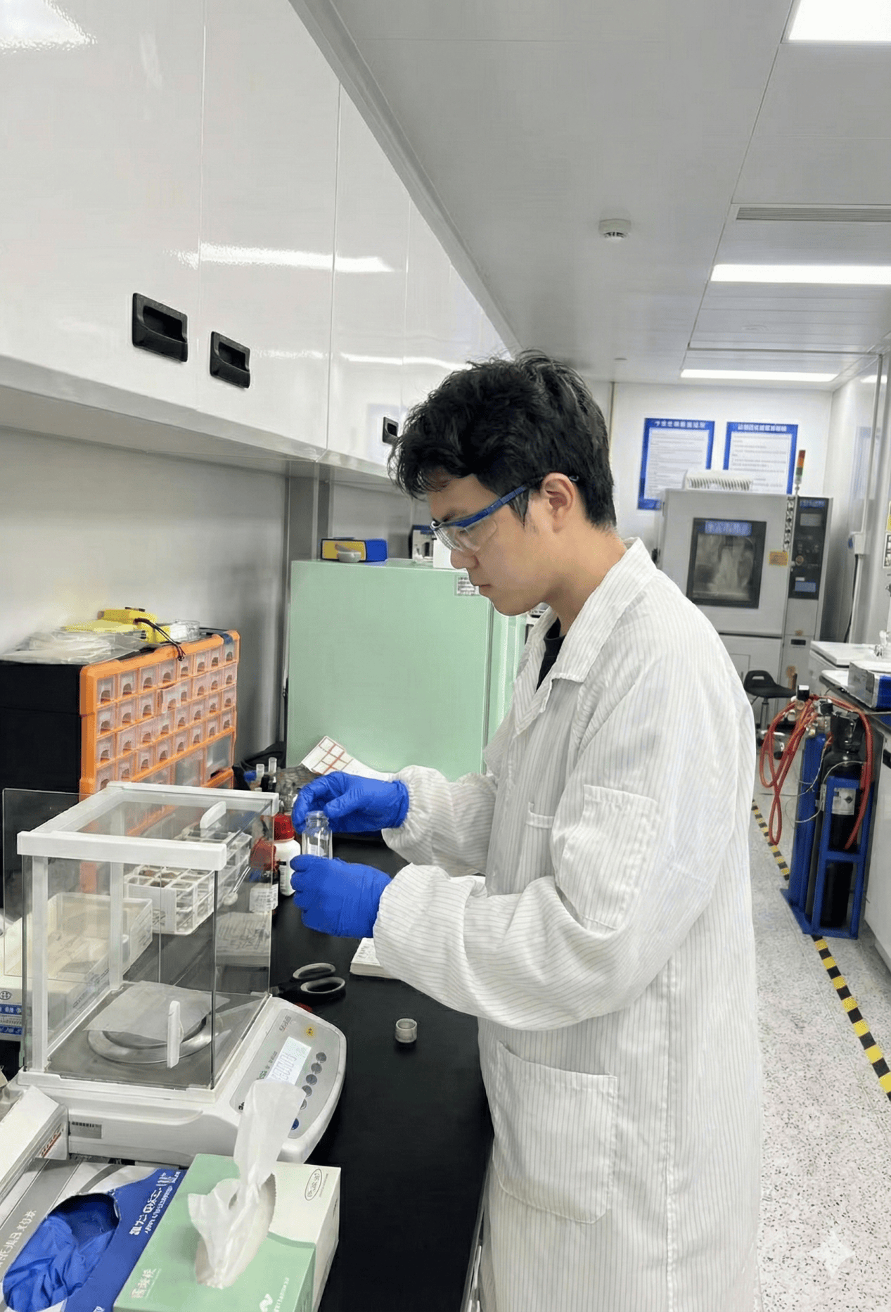 深職大學(xué)生團(tuán)隊研發(fā)新型滅火貼片 實現(xiàn)電氣火災(zāi)“滅早、滅小、滅源”