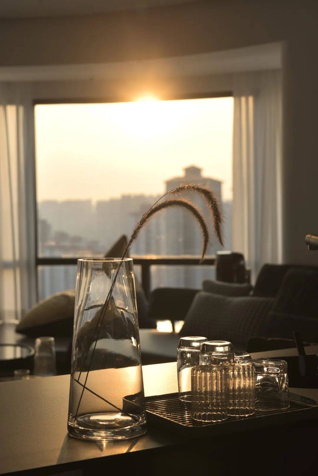 富軒全屋門窗開啟門窗“大玻璃時代”，讓顏值與安全并存！