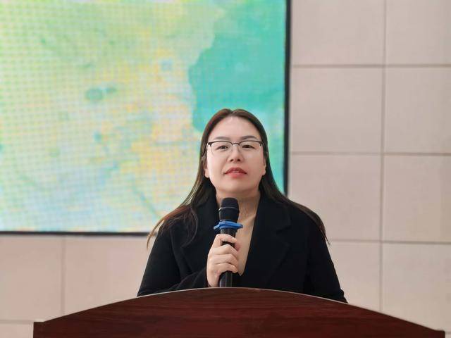 鄭州高新區(qū)蓮花街小學召開家委會會議