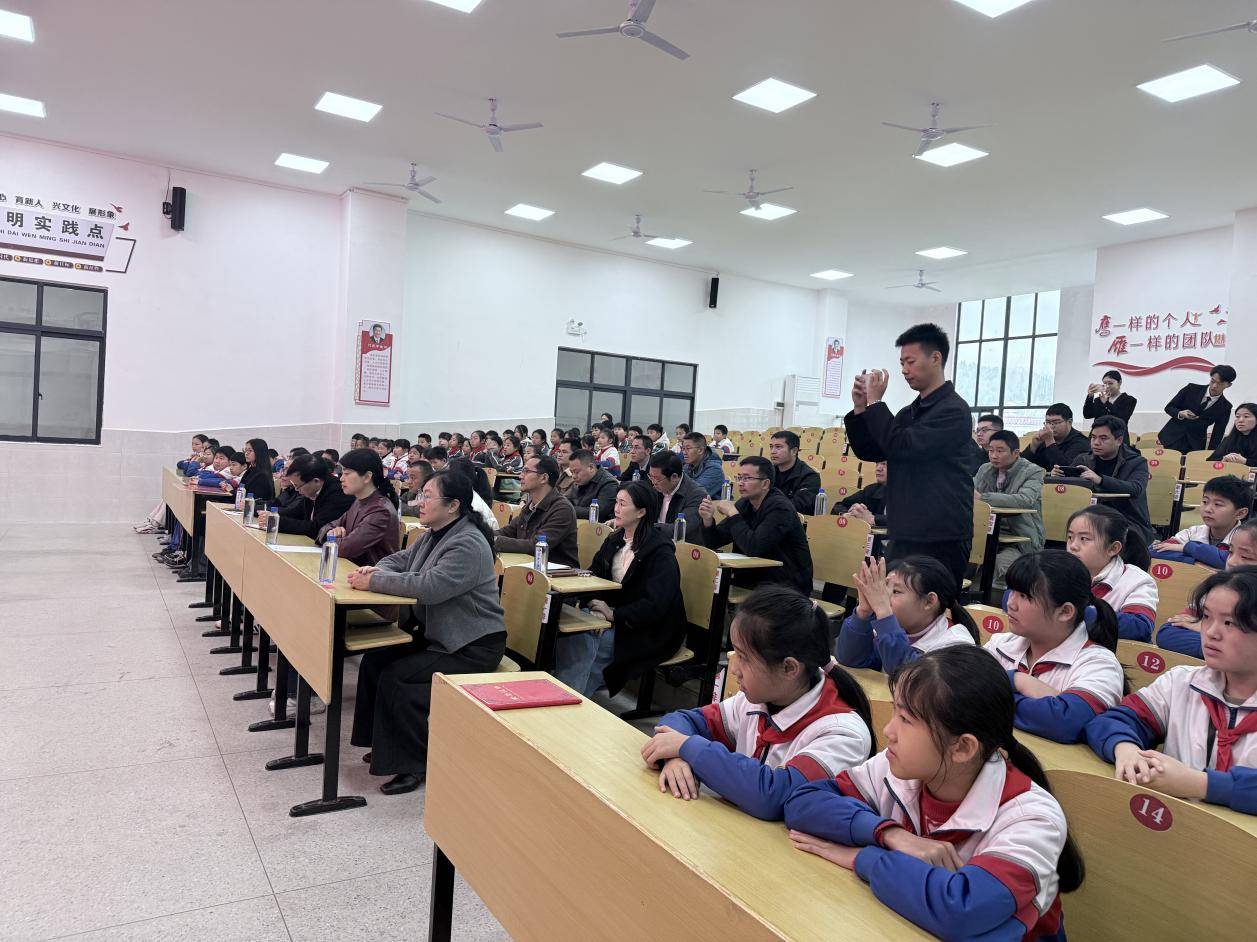 智創(chuàng)未來 情暖校園——尋烏縣實(shí)驗(yàn)小學(xué)圓滿承辦“科技助教”公益捐贈(zèng)儀式