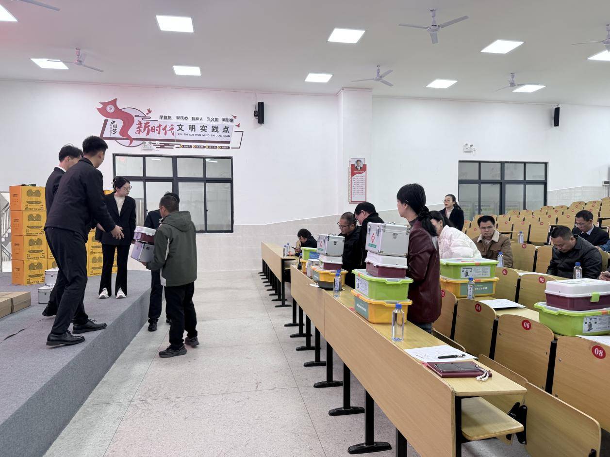 智創(chuàng)未來 情暖校園——尋烏縣實(shí)驗(yàn)小學(xué)圓滿承辦“科技助教”公益捐贈(zèng)儀式