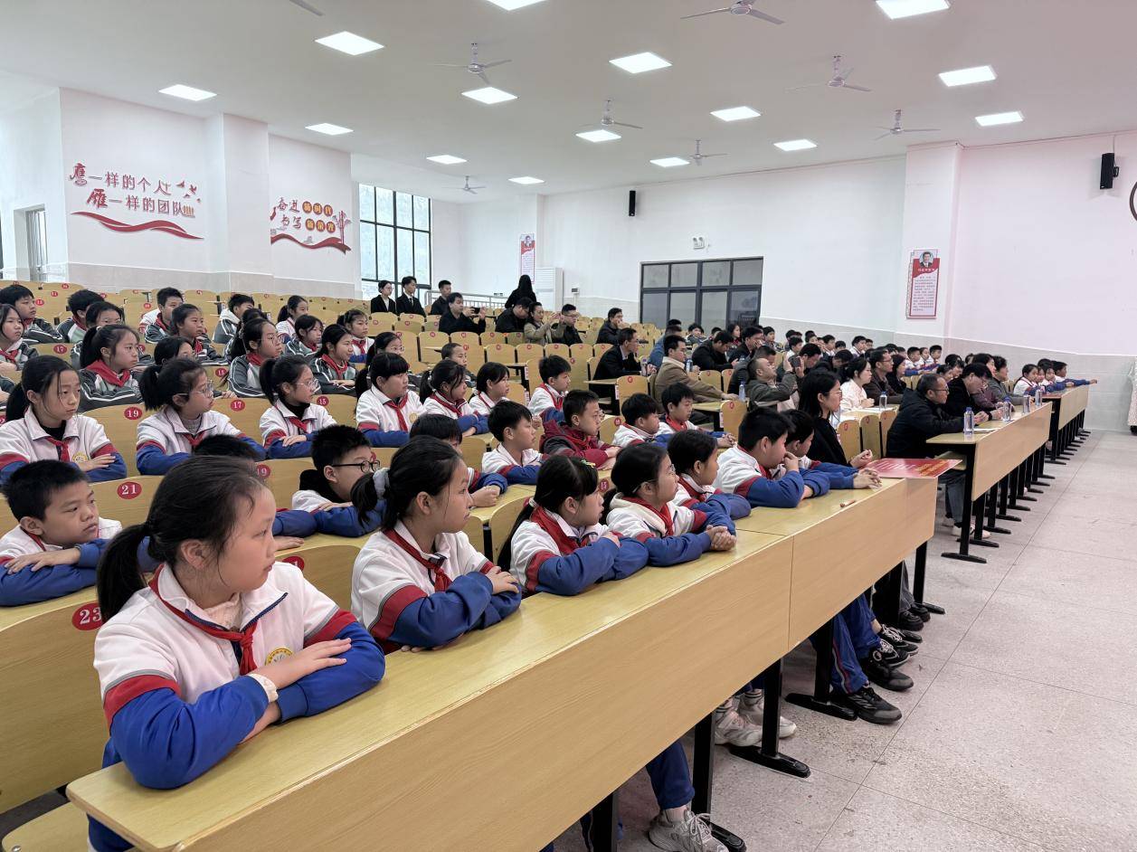 智創(chuàng)未來 情暖校園——尋烏縣實(shí)驗(yàn)小學(xué)圓滿承辦“科技助教”公益捐贈(zèng)儀式