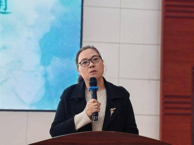 鄭州高新區(qū)蓮花街小學召開家委會會議