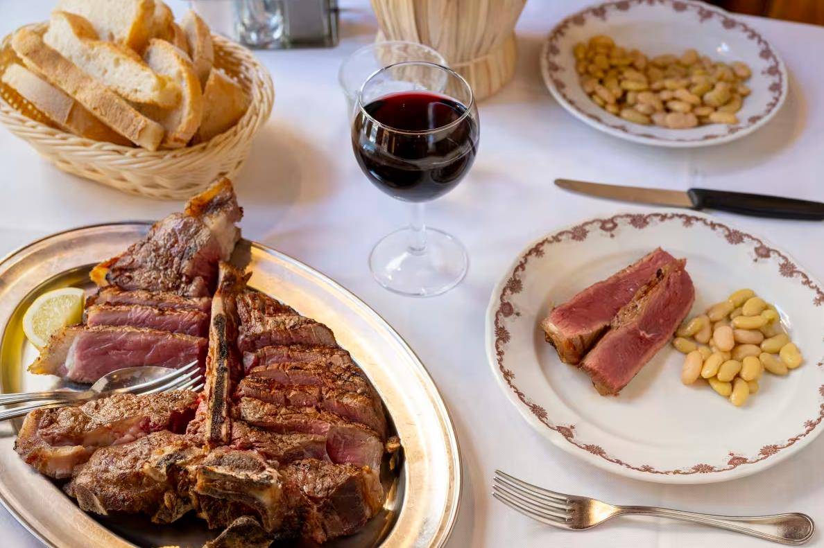 原創(chuàng)憑什么佛羅倫薩牛排可以成為地標(biāo)性美食？揭開這塊牛排的美味秘密