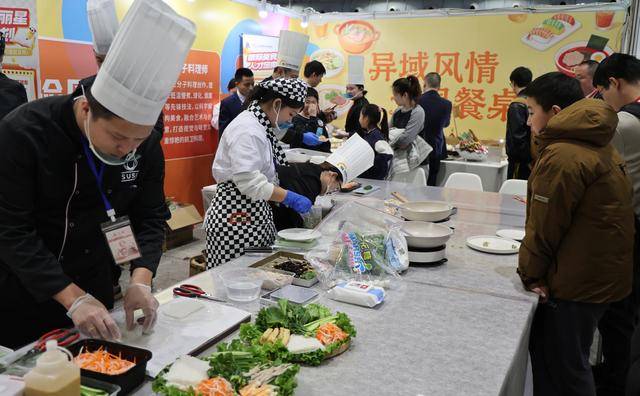 北京年后首場(chǎng)大型招聘會(huì)開(kāi)場(chǎng)！有人下火車(chē)拎箱子直奔現(xiàn)場(chǎng)