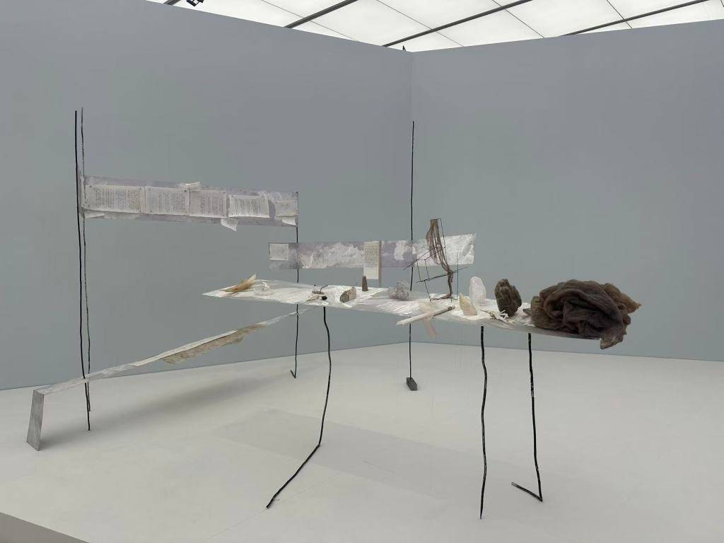 上海雙年展落幕前迎來觀展熱潮，女性藝術敘事令人矚目