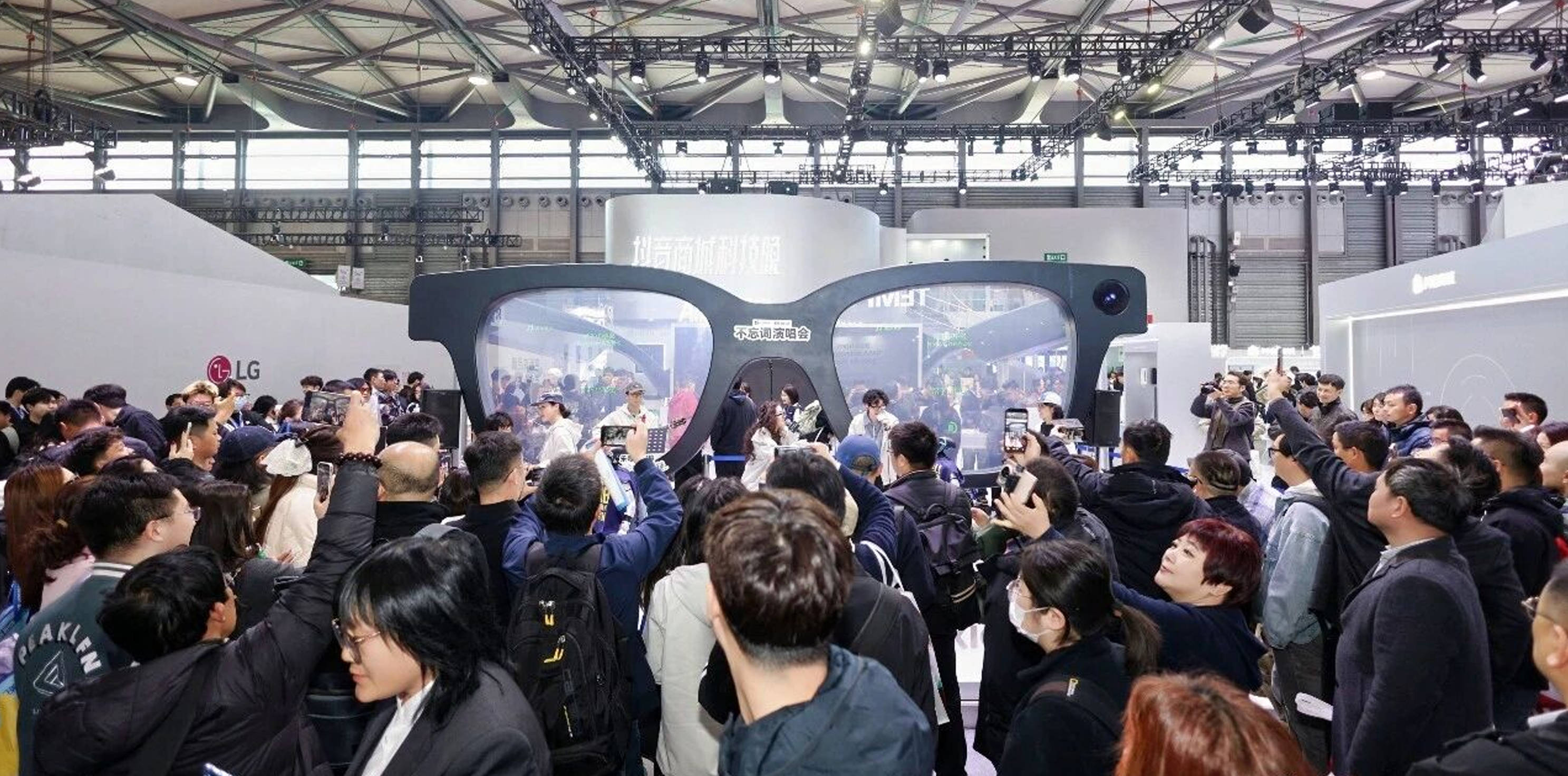 Rokid樂奇眼鏡正經(jīng)歷“藍海到紅?！?？