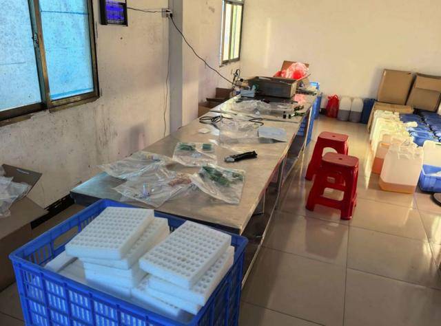 都是假的！警惕“水果味”電子煙陷阱，去年這一品牌假冒煙彈達150萬顆