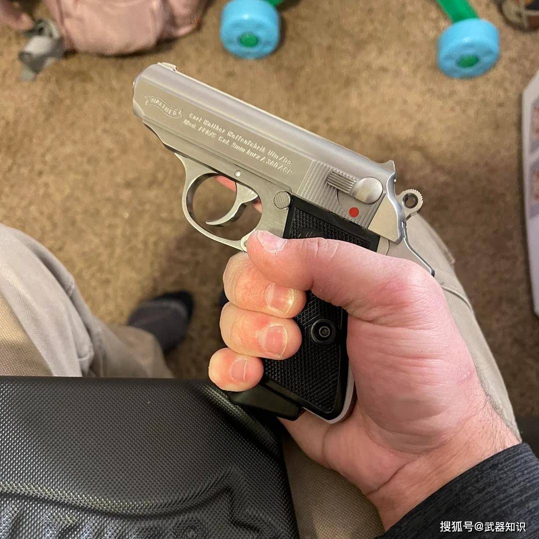 原創(chuàng)法律催生的混血經(jīng)典 瓦爾特PPKS 如何靠積分補丁重返美國